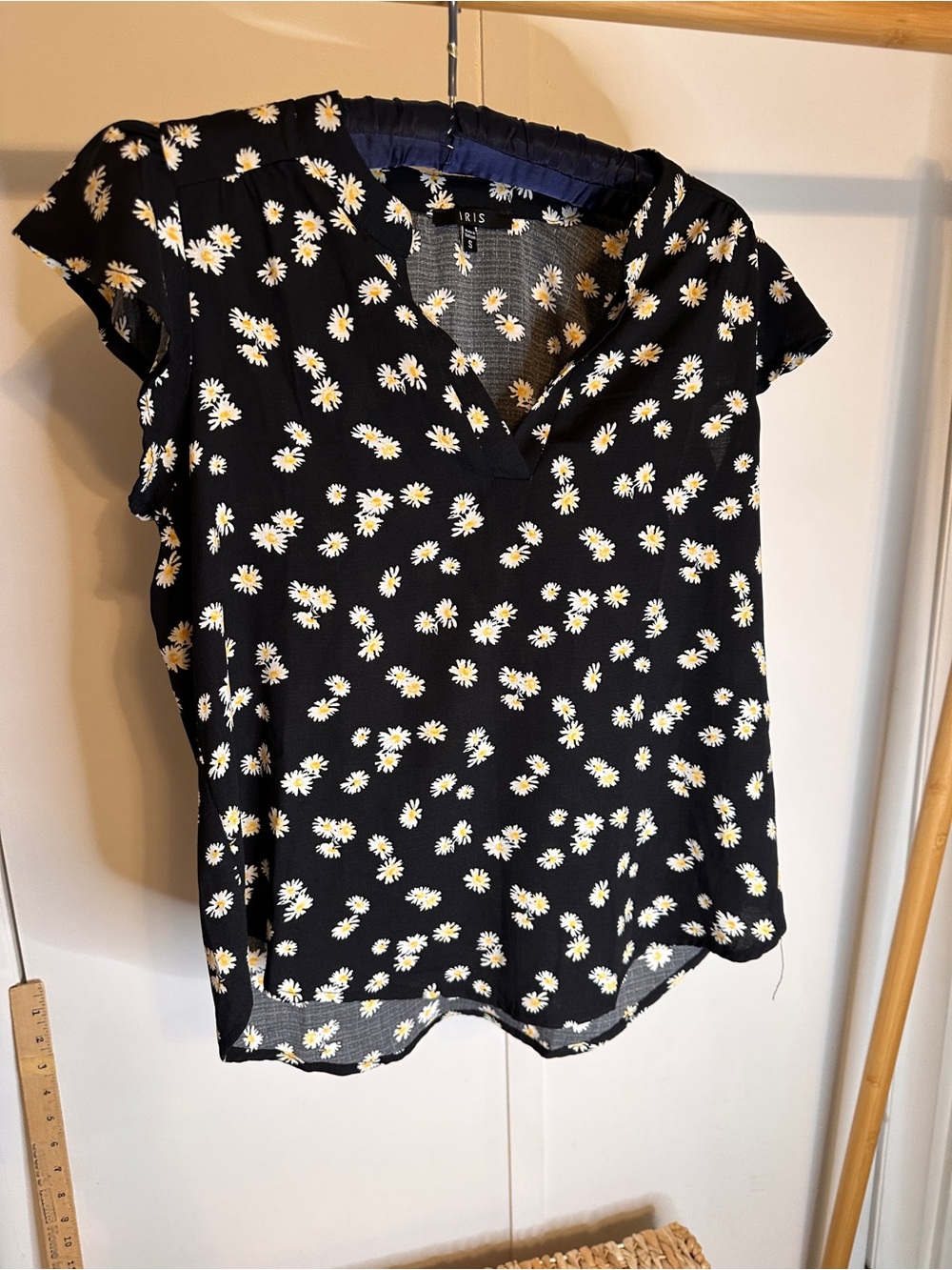 iris Black Daisy Print V-Neck Blouse